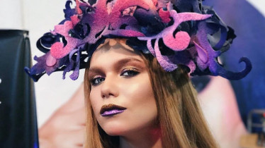 Професіонал по зачісках